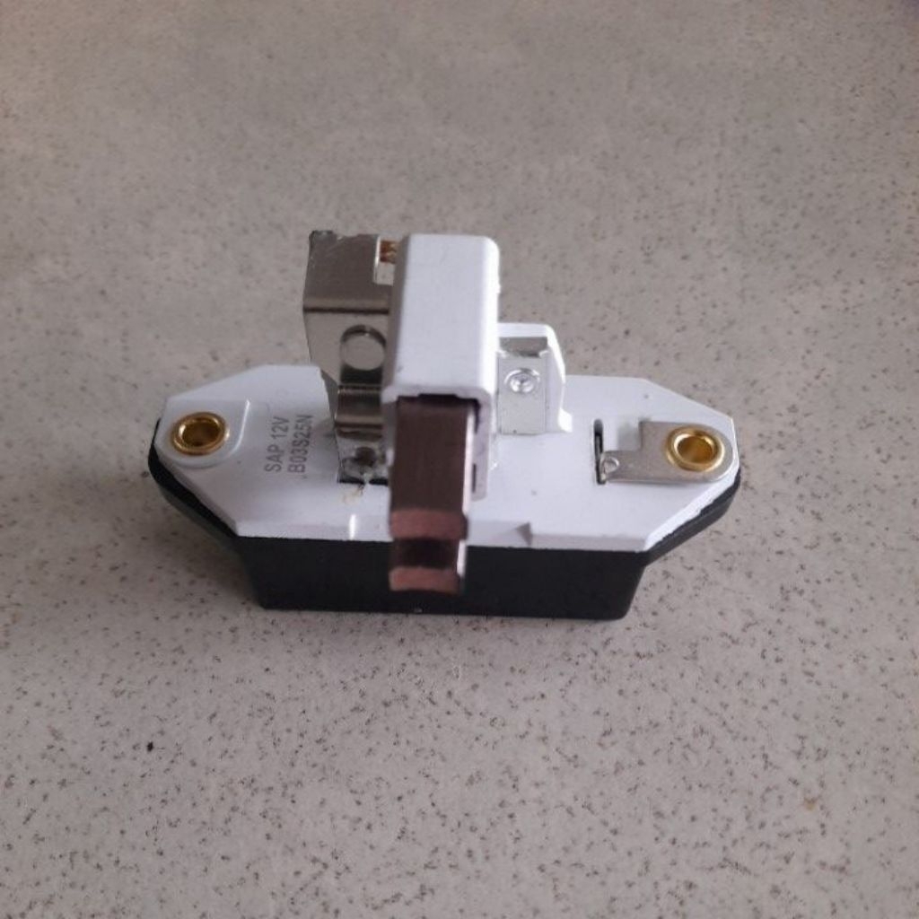 IC Alternator / Regulator Alternator Mercy 12V / 14V Germany