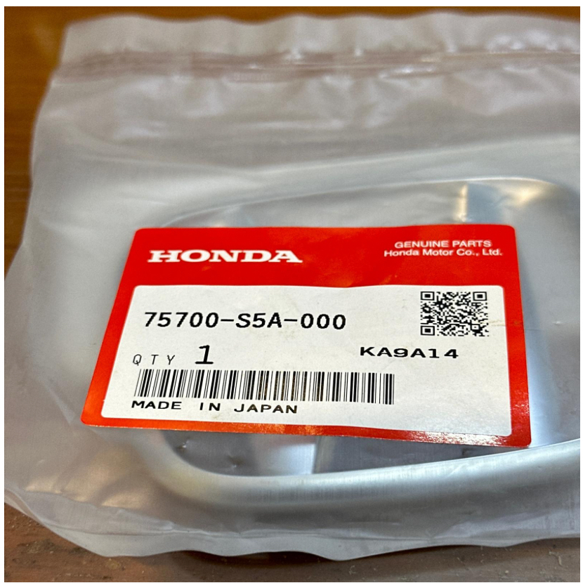 Honda Genuine 75700-S5A-000 emblem logo H grill depan Civic Es 01-03