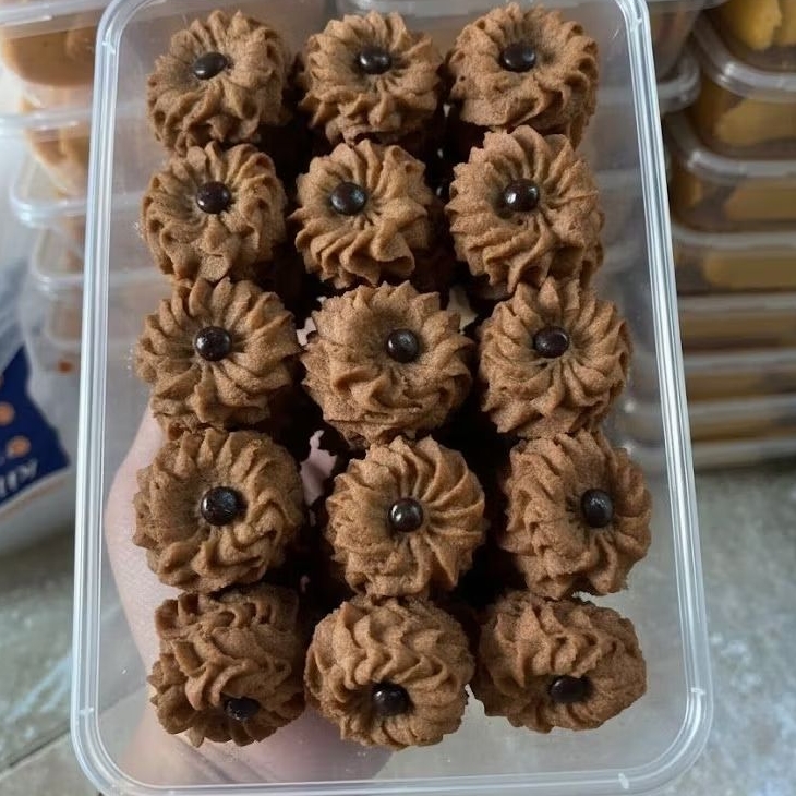 Kue Semprit coklat