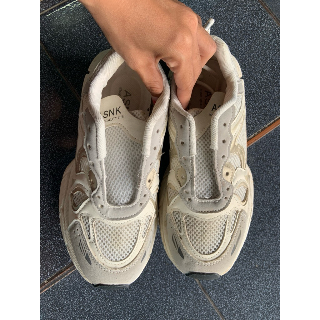 Sepatu Asnk