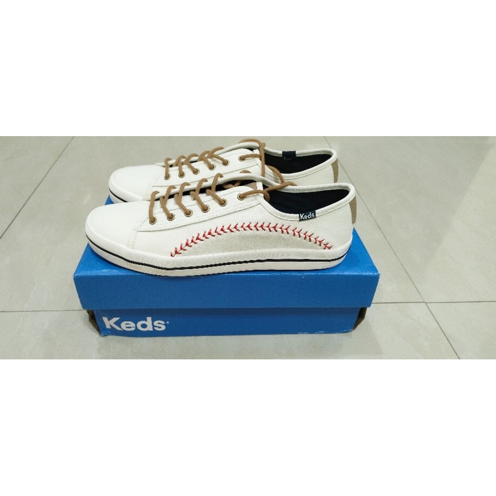 Sepatu Wanita merek KEDS