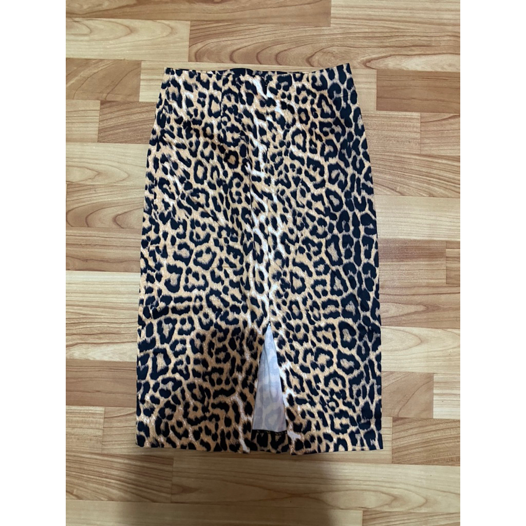 Rok Wanita Executive