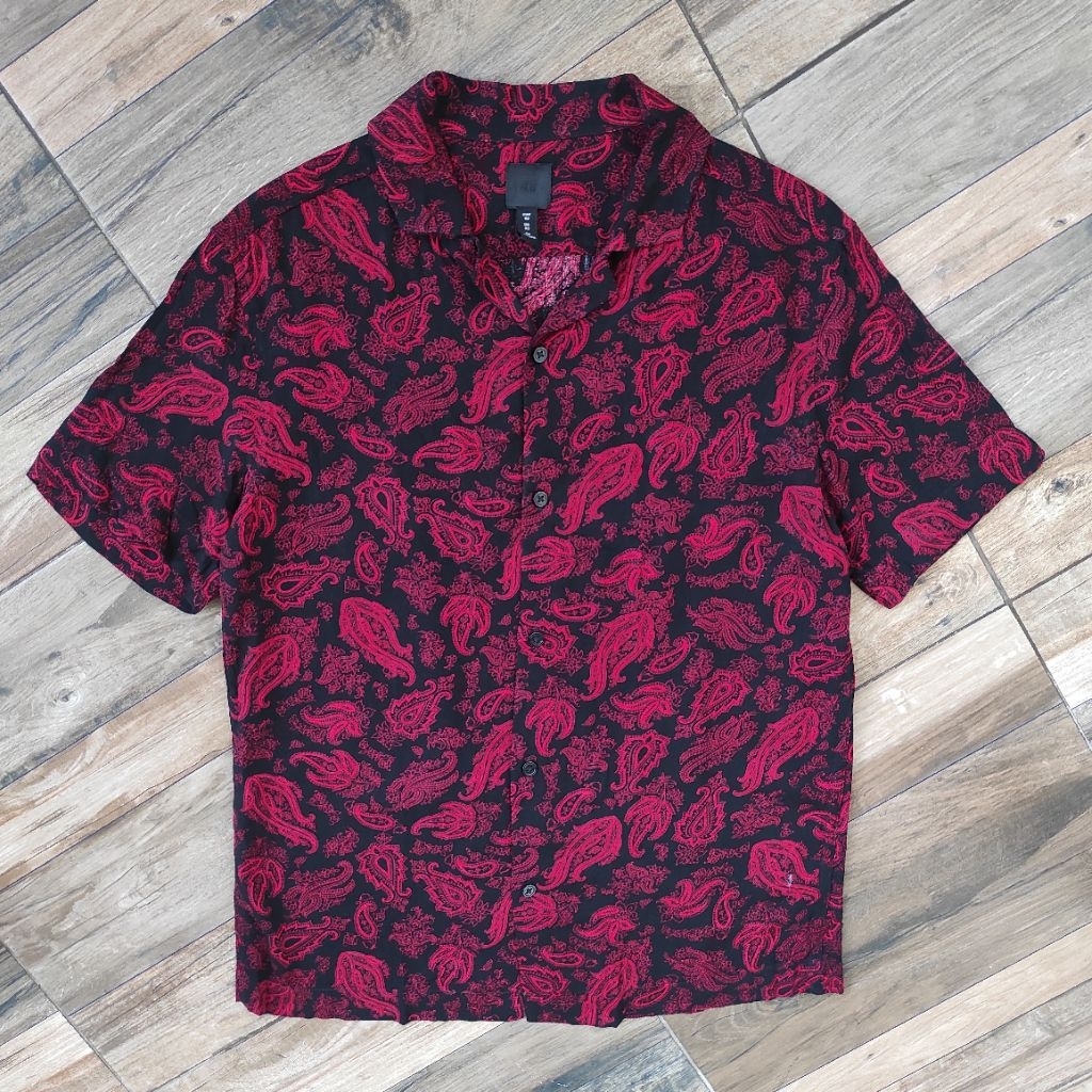 KEMEJA OPEN COLLAR H&M MOTIF PAISLEY