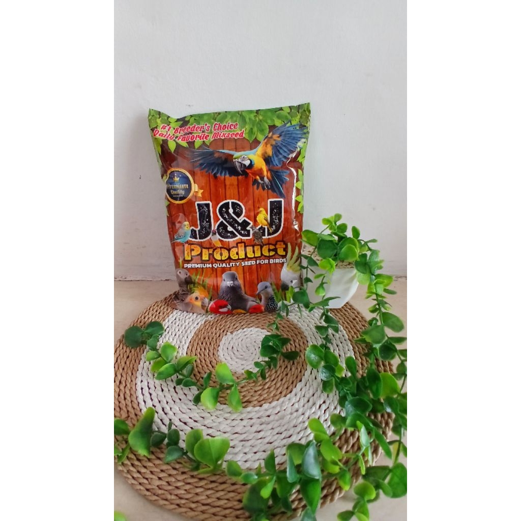 #jnj.#j&J Bubur lolohan anakan burung Jnj  lovebird.parkit.canari.beo dll