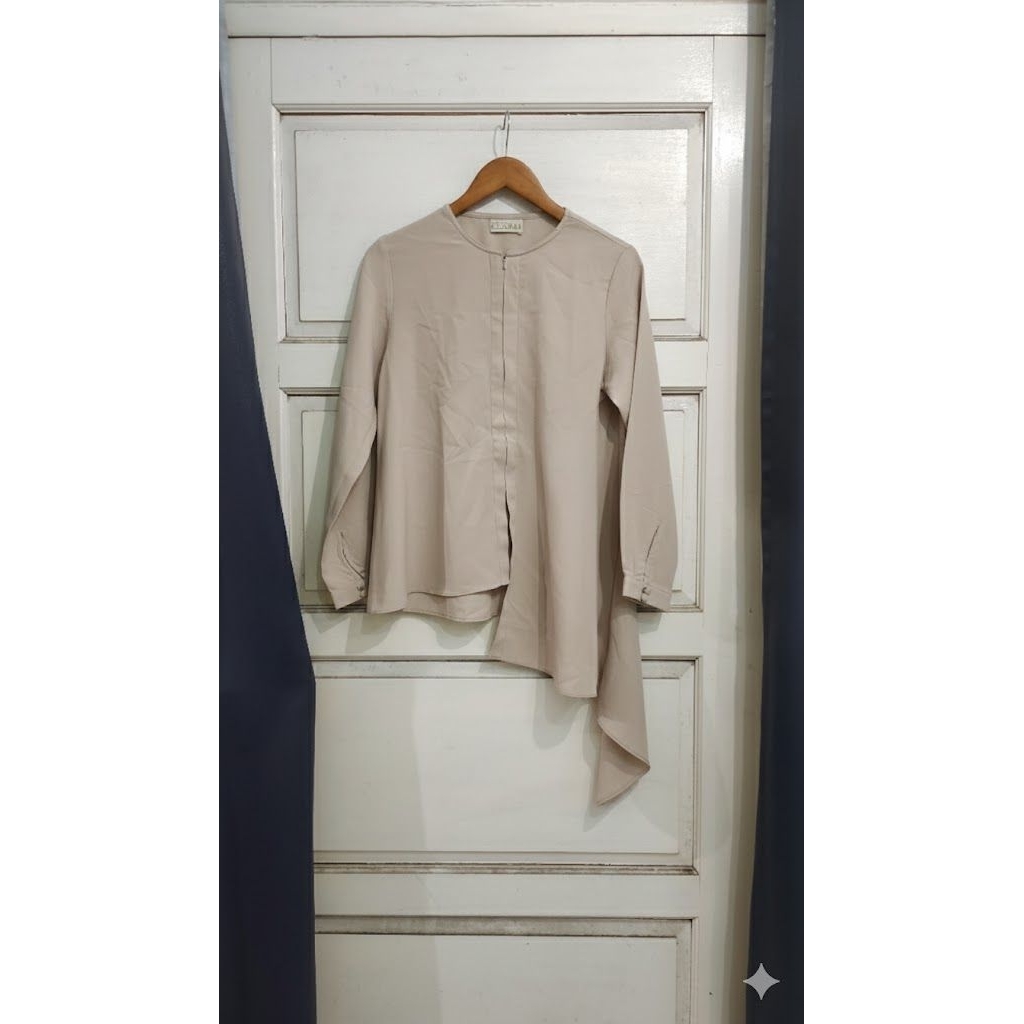 preloved atasan wearing klamby UK.L