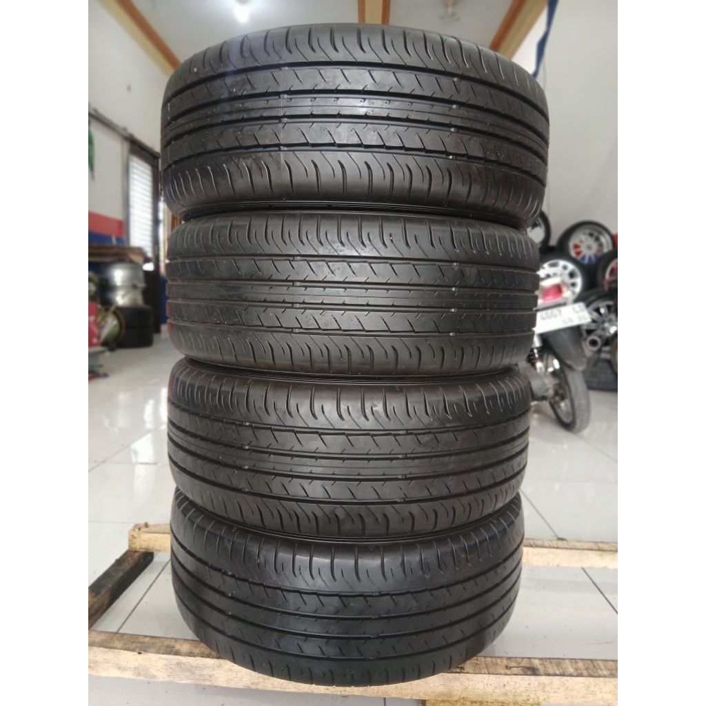 BAN MOBIL DUNLOP 215/55R17