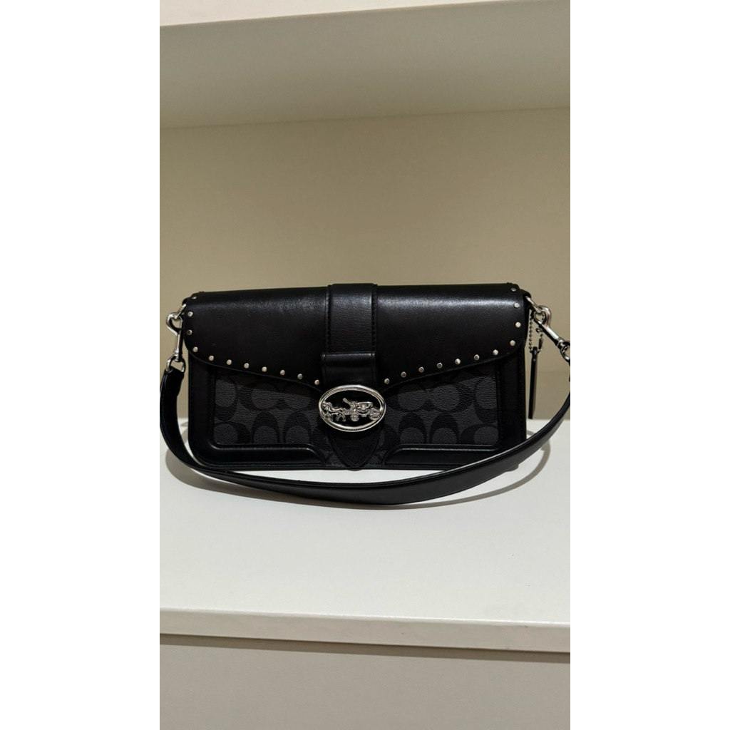 Preloved Coach Georgie