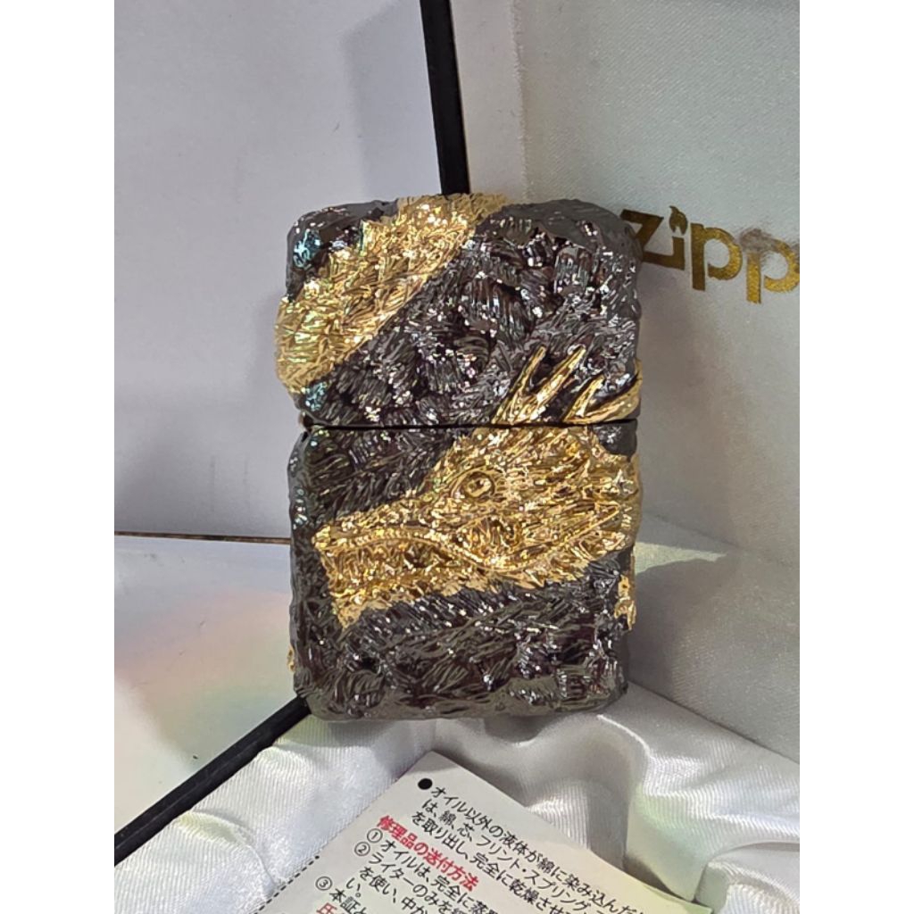 Original zippo Jacket Japan Dragon Gold Plated Balck And Gold 5 sisi