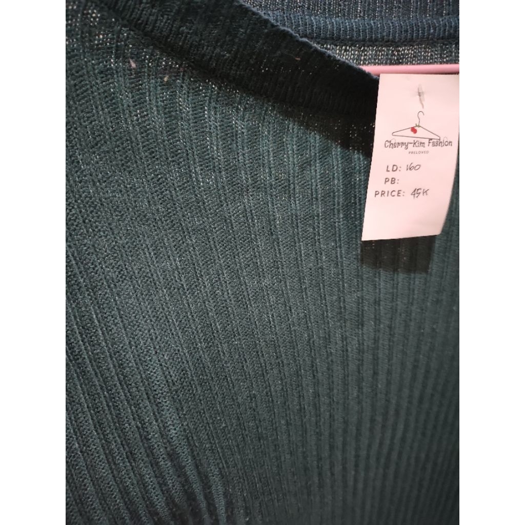 Atasan wanita bahan rajut hijau botol preloved