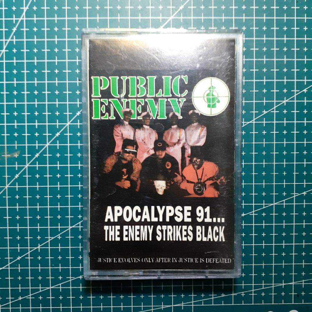 Kaset Public Enemy - Apocalypse 91.. The Enemy Strikes Black