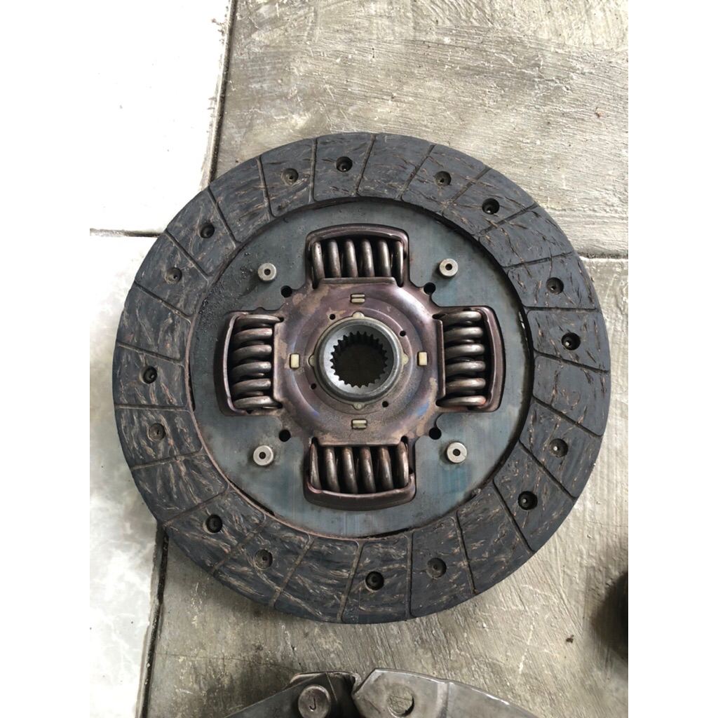 kampas kopling bekas pakai panther 2.3