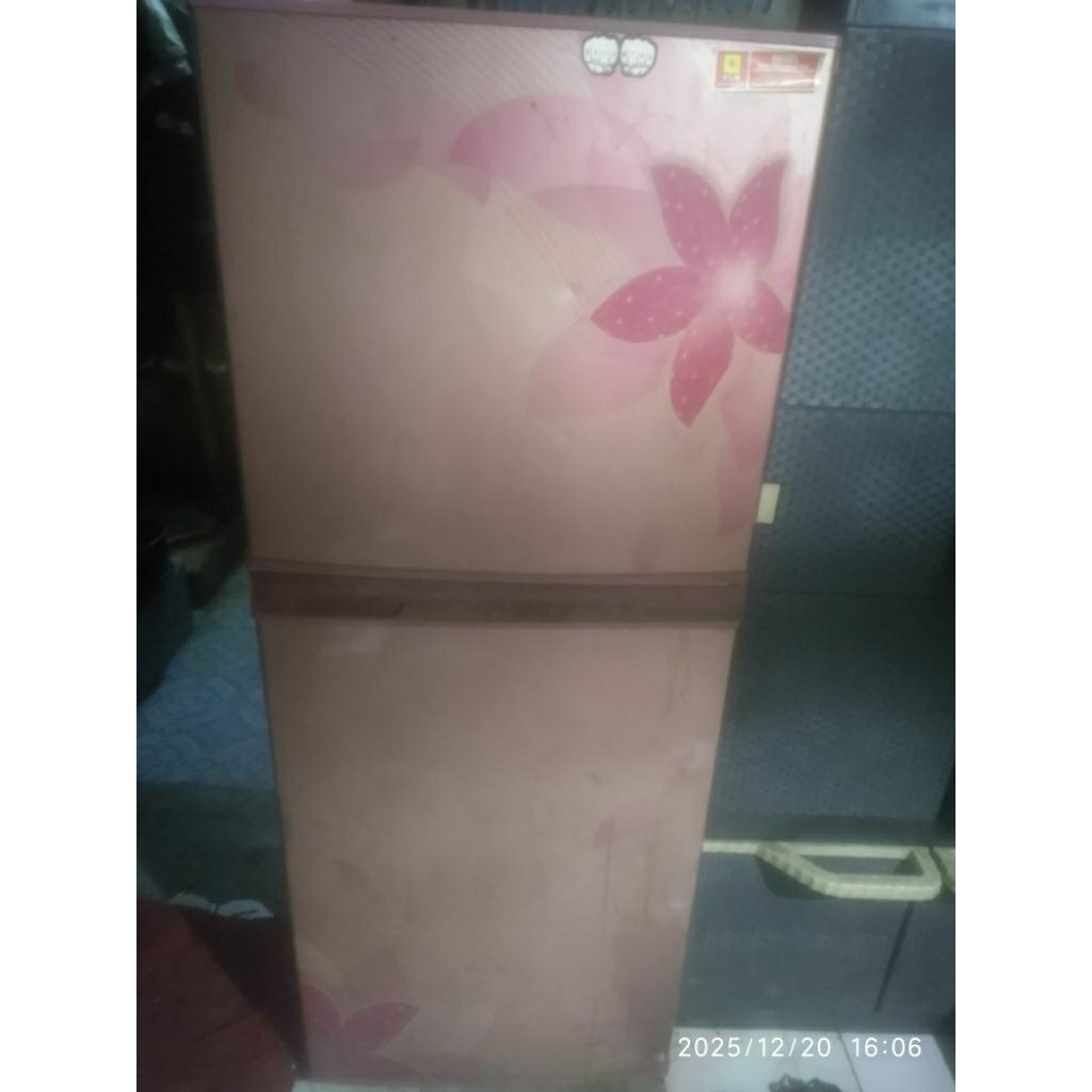 kulkas dua pintu merk sharp