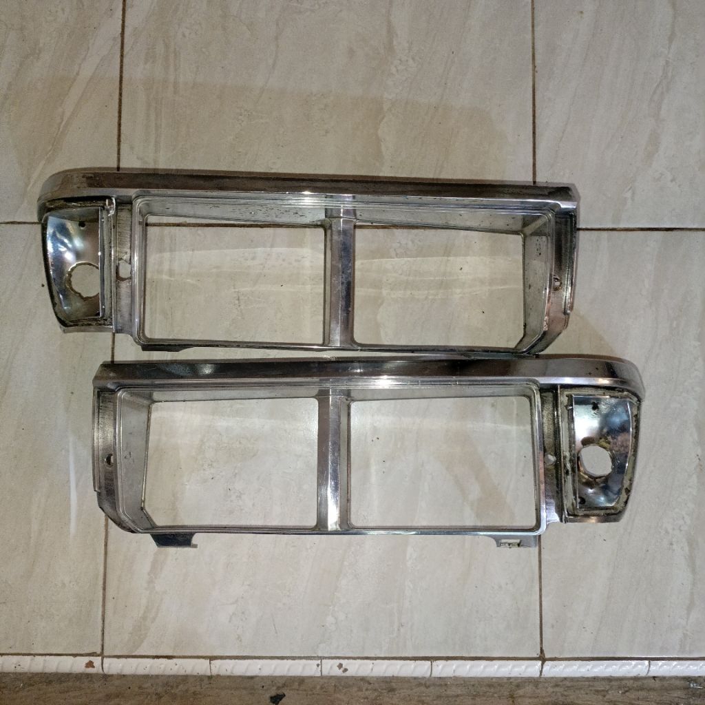 COVER LAMPU DEPAN MAZDA VANTREND