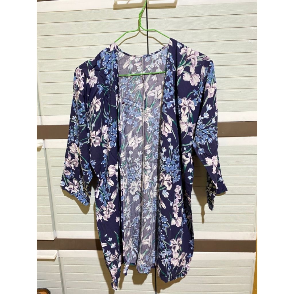 Outer Motif Bunga