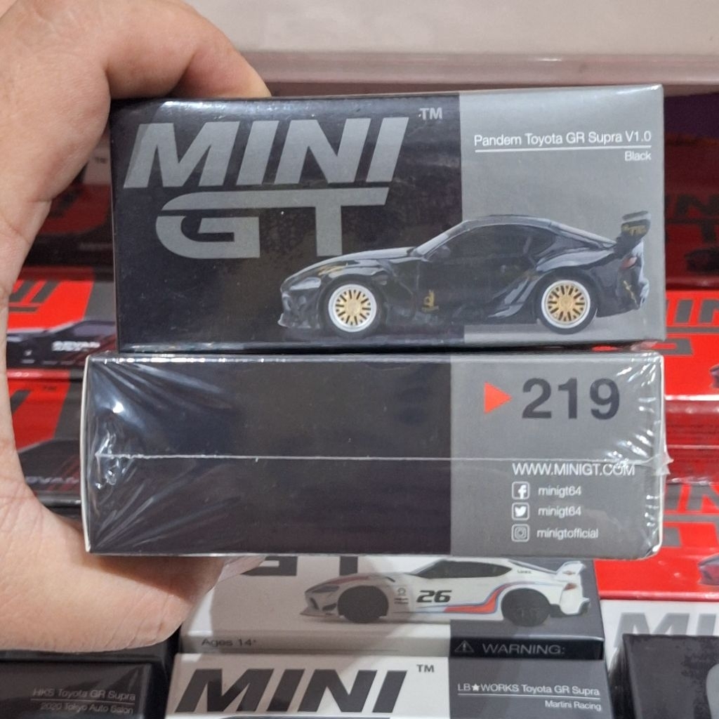 Mini GT Skala 64 MGT00219 Toyota GR Supra LBWK Black