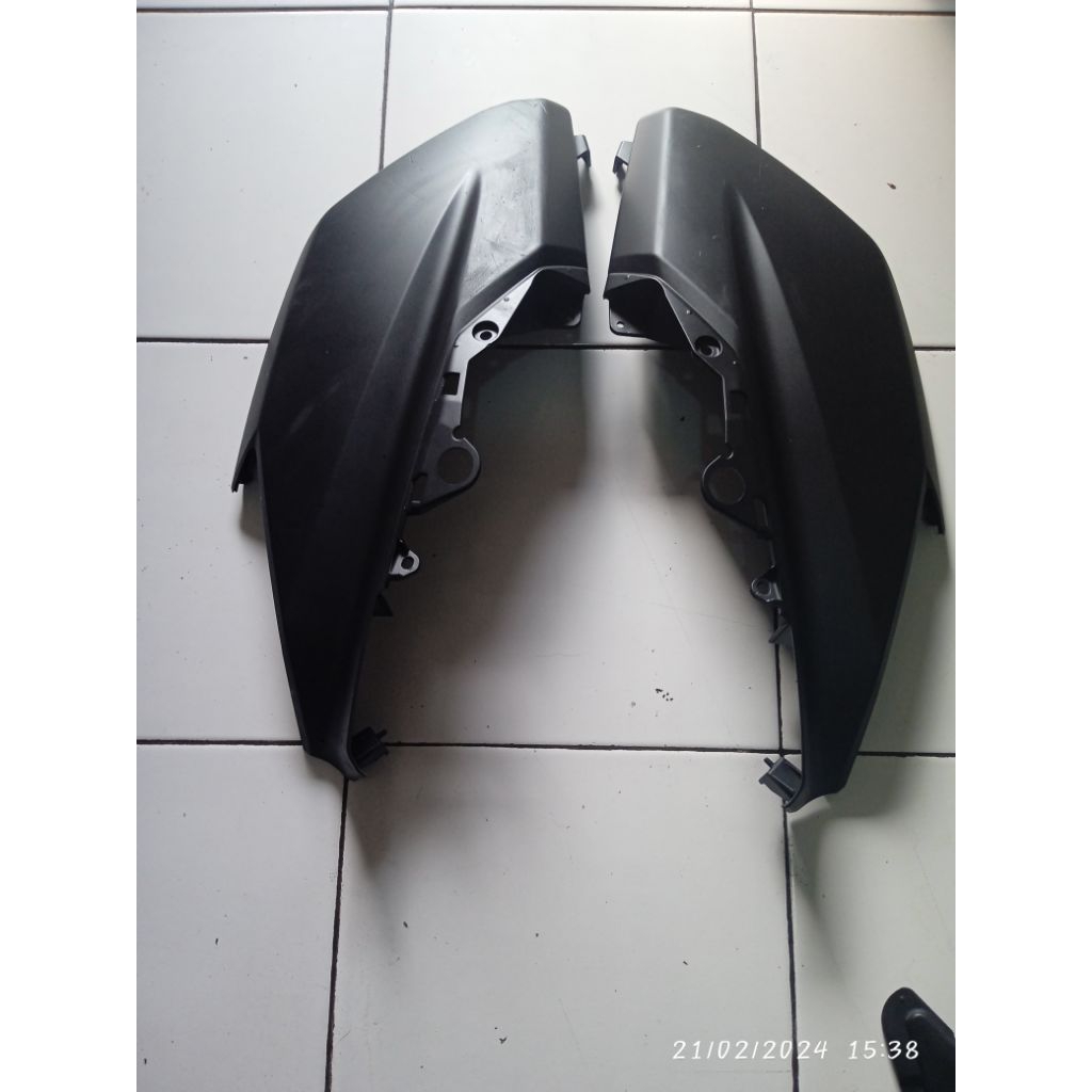 Body cowling sapa depan nmax old kanan kiri ori yamaha