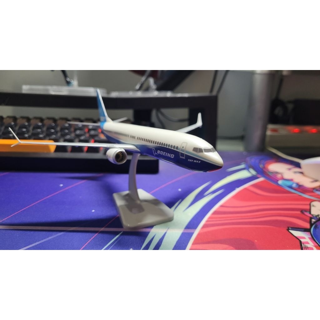 Boeing 737 Max 9 Boeing House Livery - Hogan Wings 1:200 scale