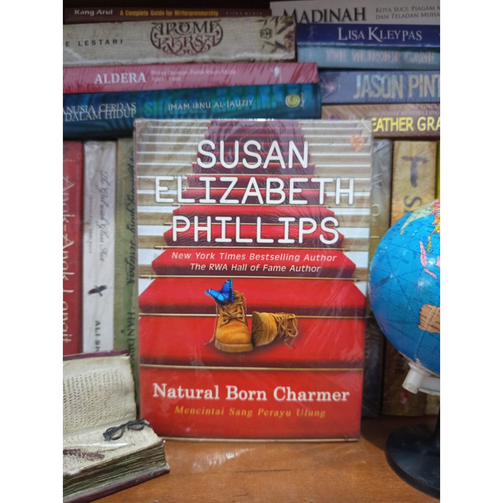 Novel Natural Born Charmer