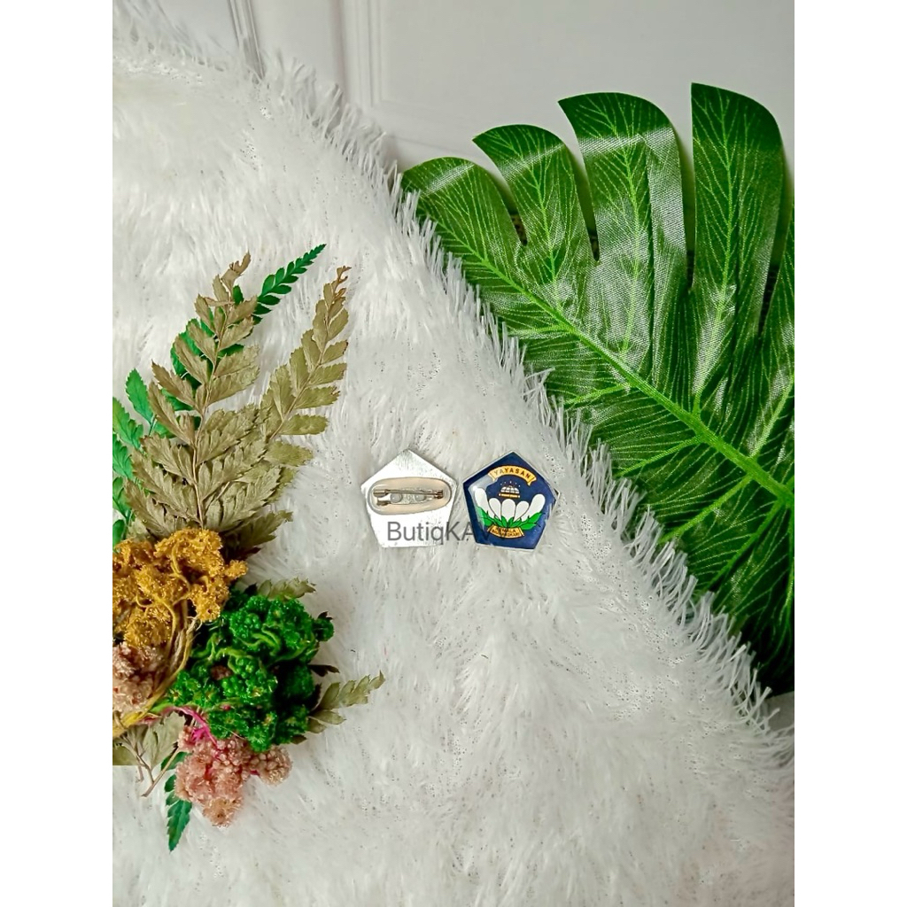 Lencana/Pin YKB (Yayasan Kemala Bhayangkari) Lapis Resin