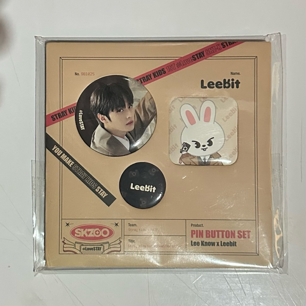 Official merch SKZOO LEEBIT x Lee Know Pin Button Set Seasons Greeting 2021