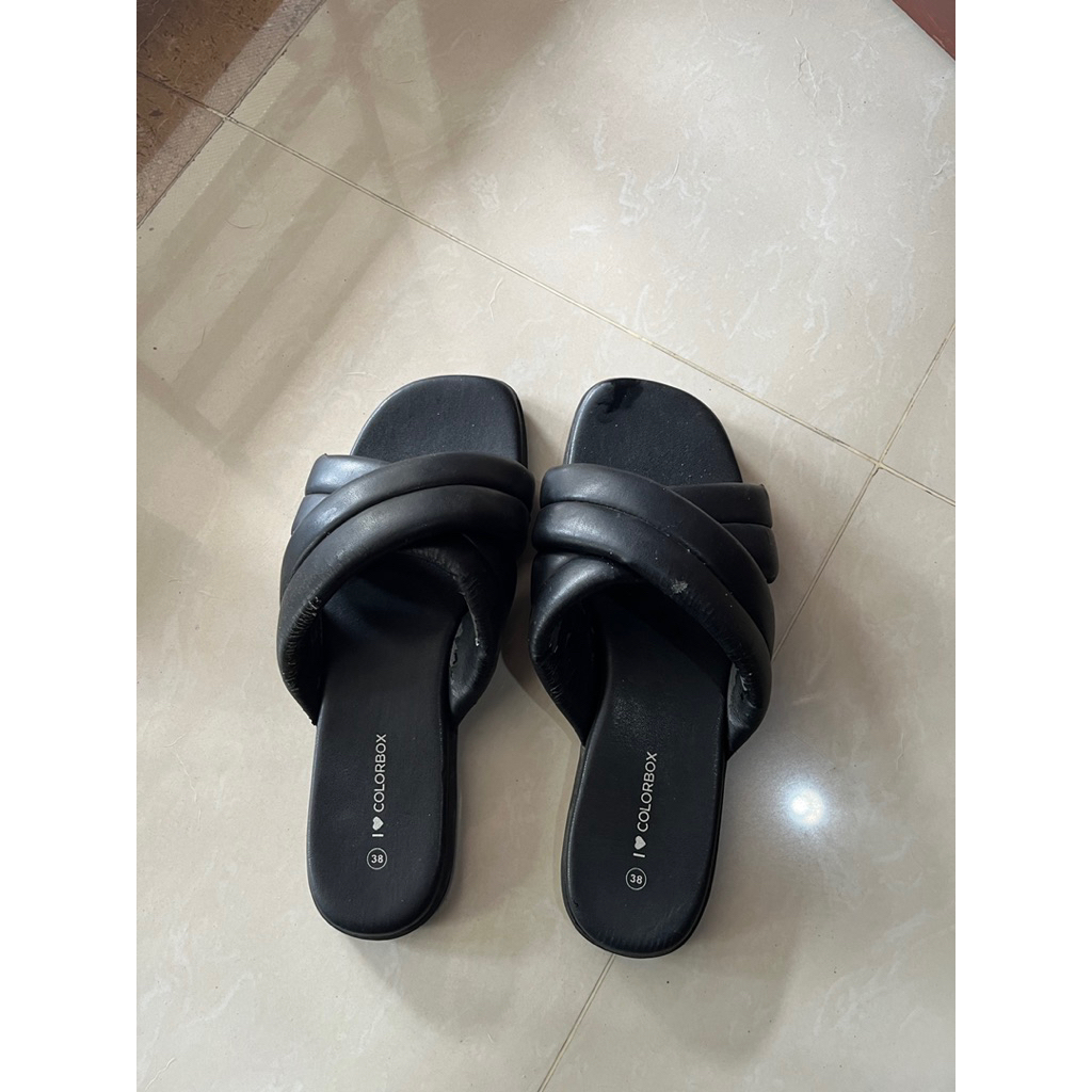 sandal hitam colorbox