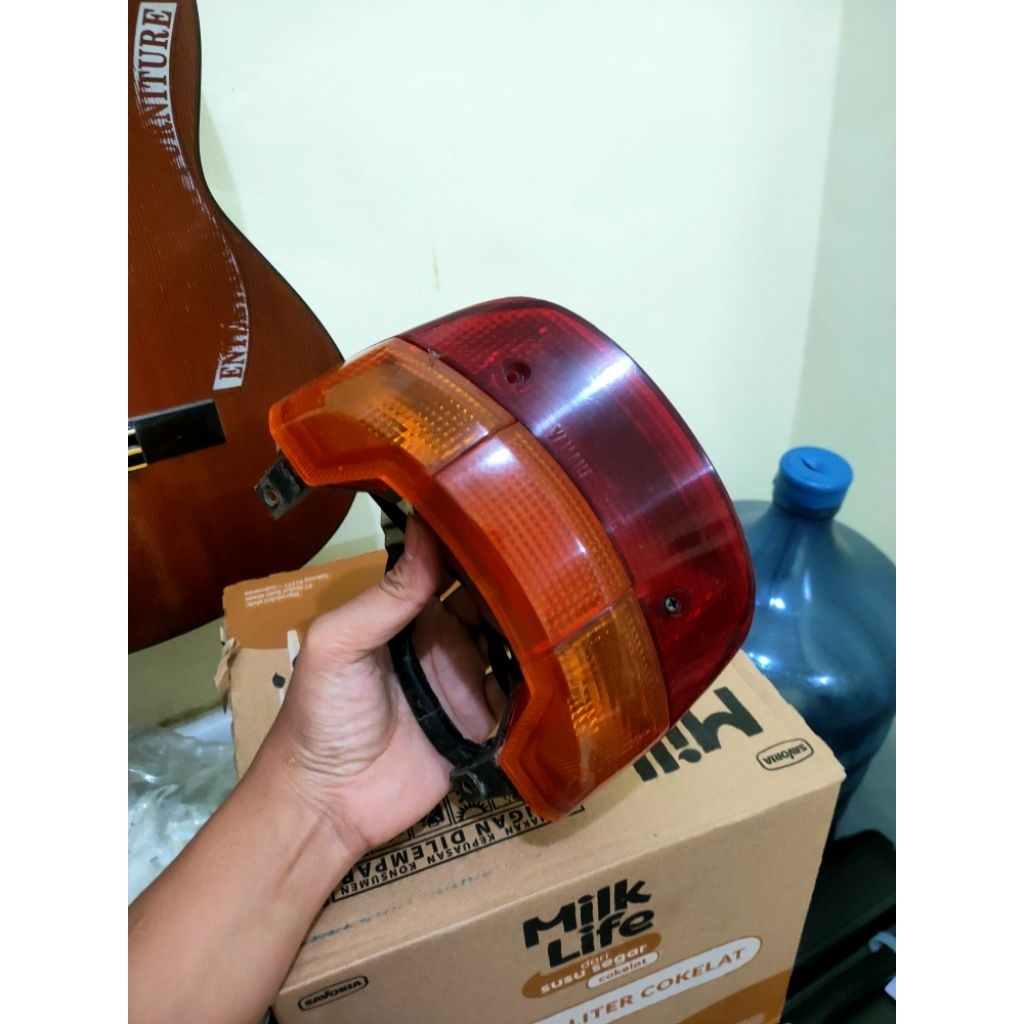ori lampu belakang Fiz R