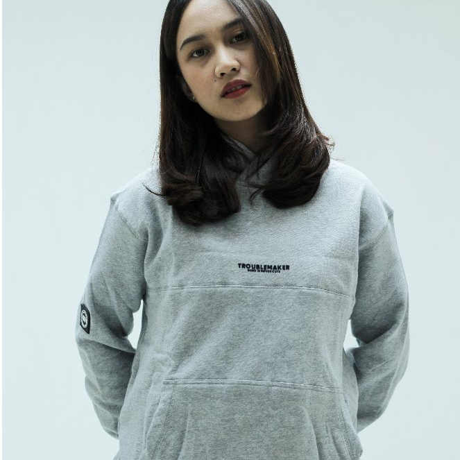 Troublemaker | Pullovee Hoodie - Hofelijk Grey