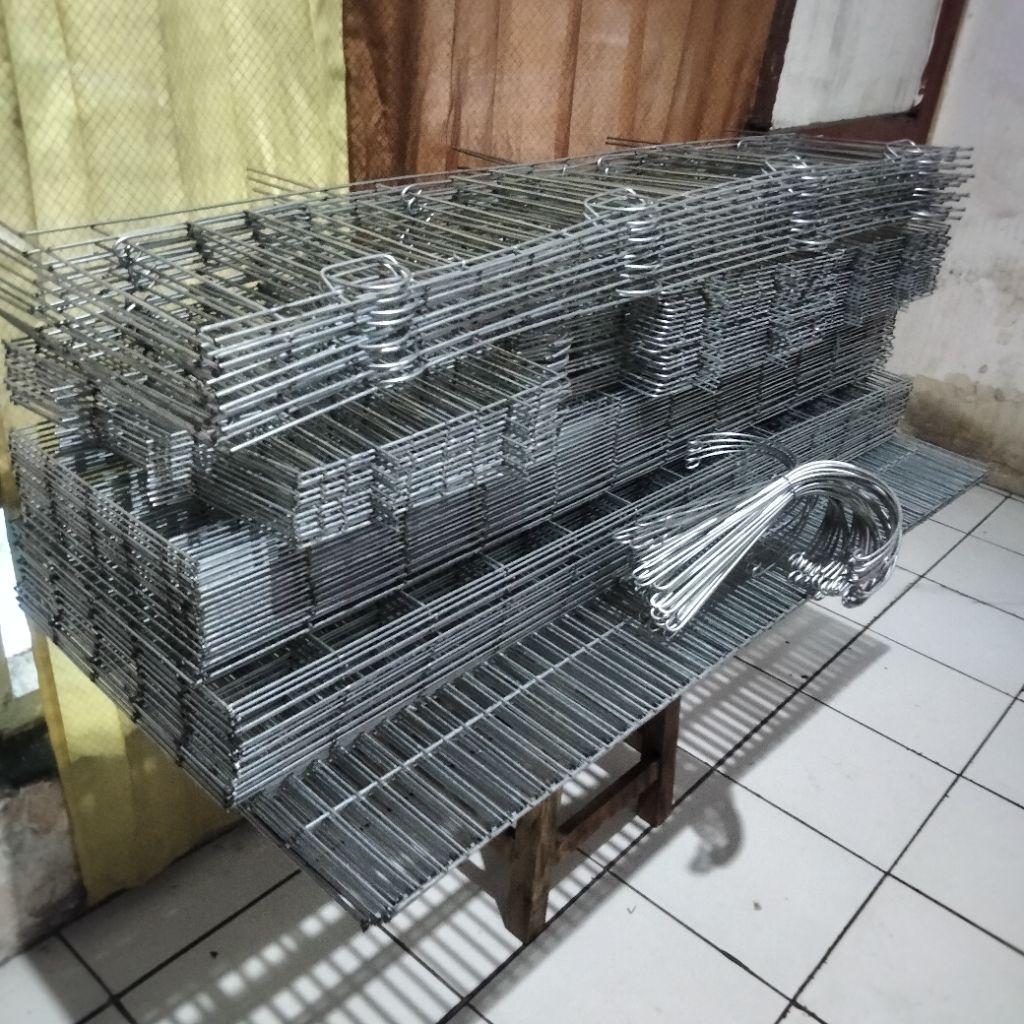 paket kandang ayam petelur pintu 4.  10 set untuk 80 ekor ayam