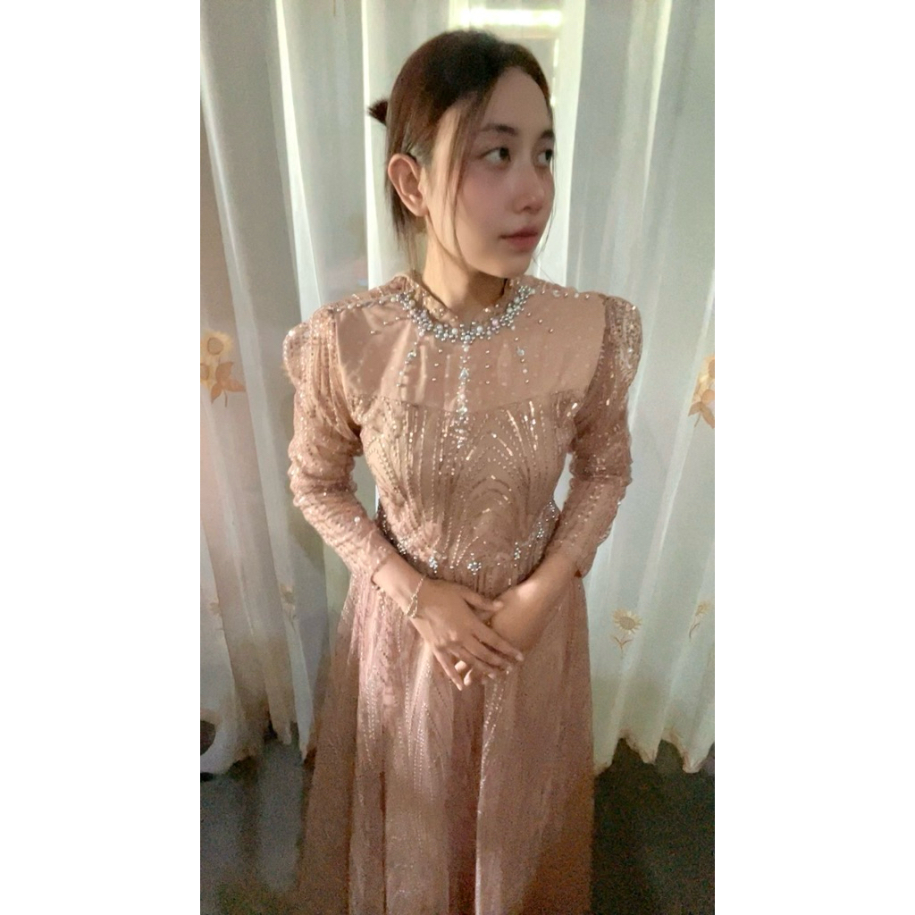 Baju pesta mewah