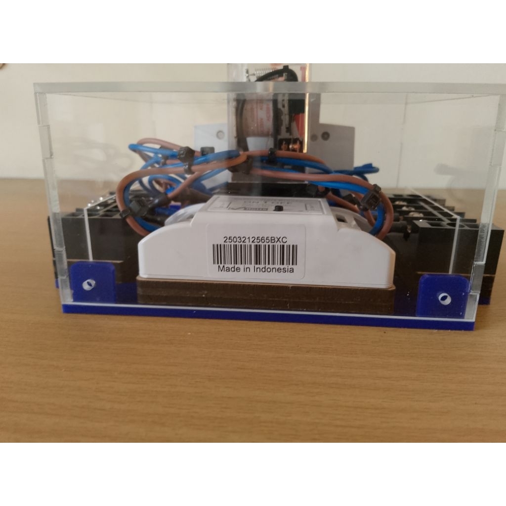 Timer Safety Switch untuk neon box/ huruf timbul / lampu outdoor dan indoor.