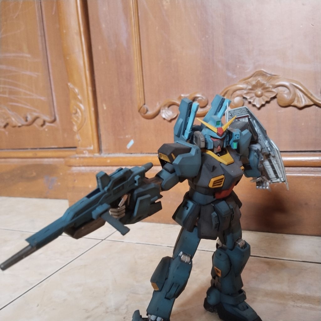RX 178 Gundam Mk II (Titans) (MG) w/replace box Body Painted