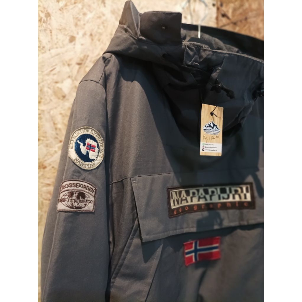 Jaket Napapijri skido Anti Air dan Angin Ukuran M
