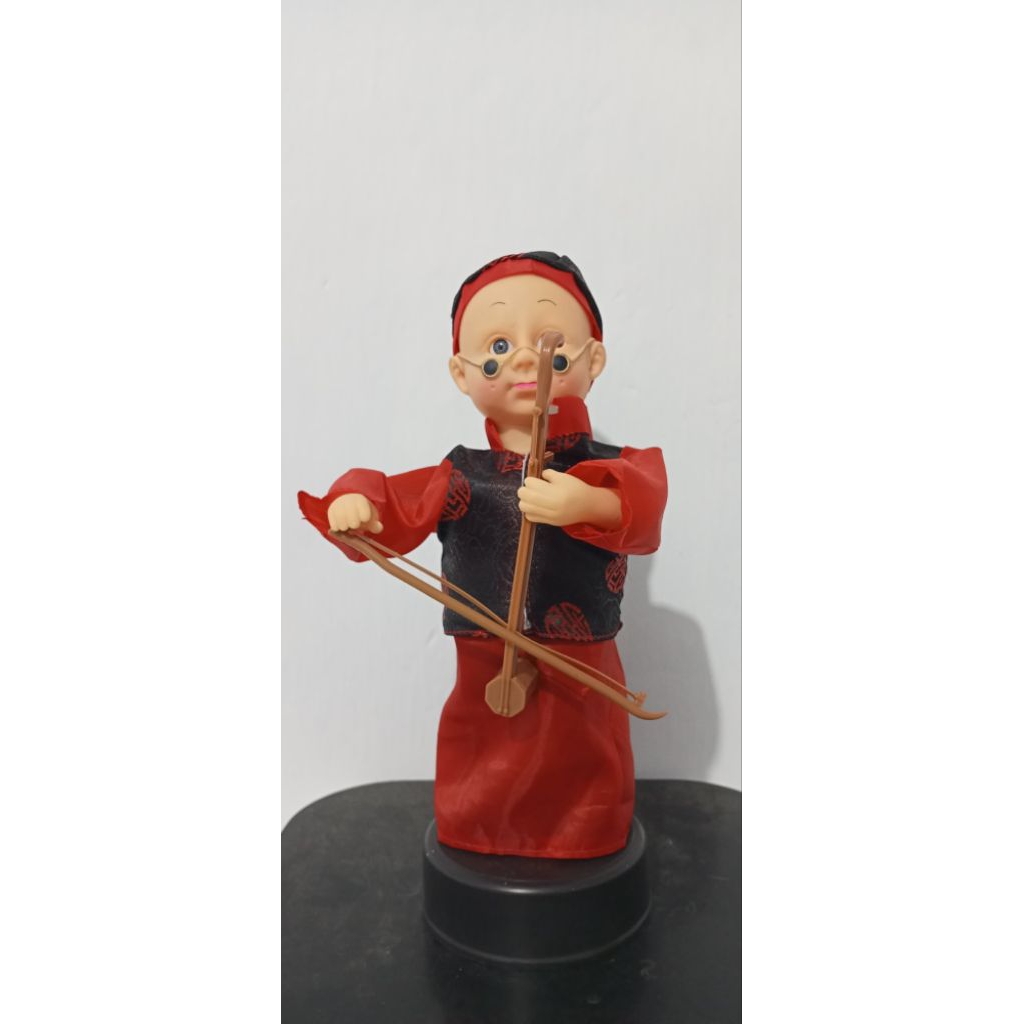 Boneka Erhu