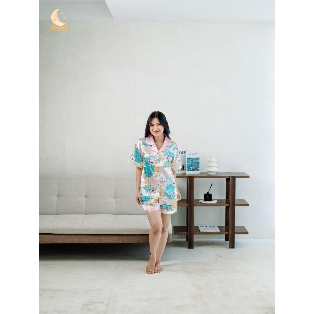 Devmio Baju Tidur Wanita Dewasa 9230 Bahan Satin Premium Adem Warna Bermotif Baju Pendek & Celana Pe
