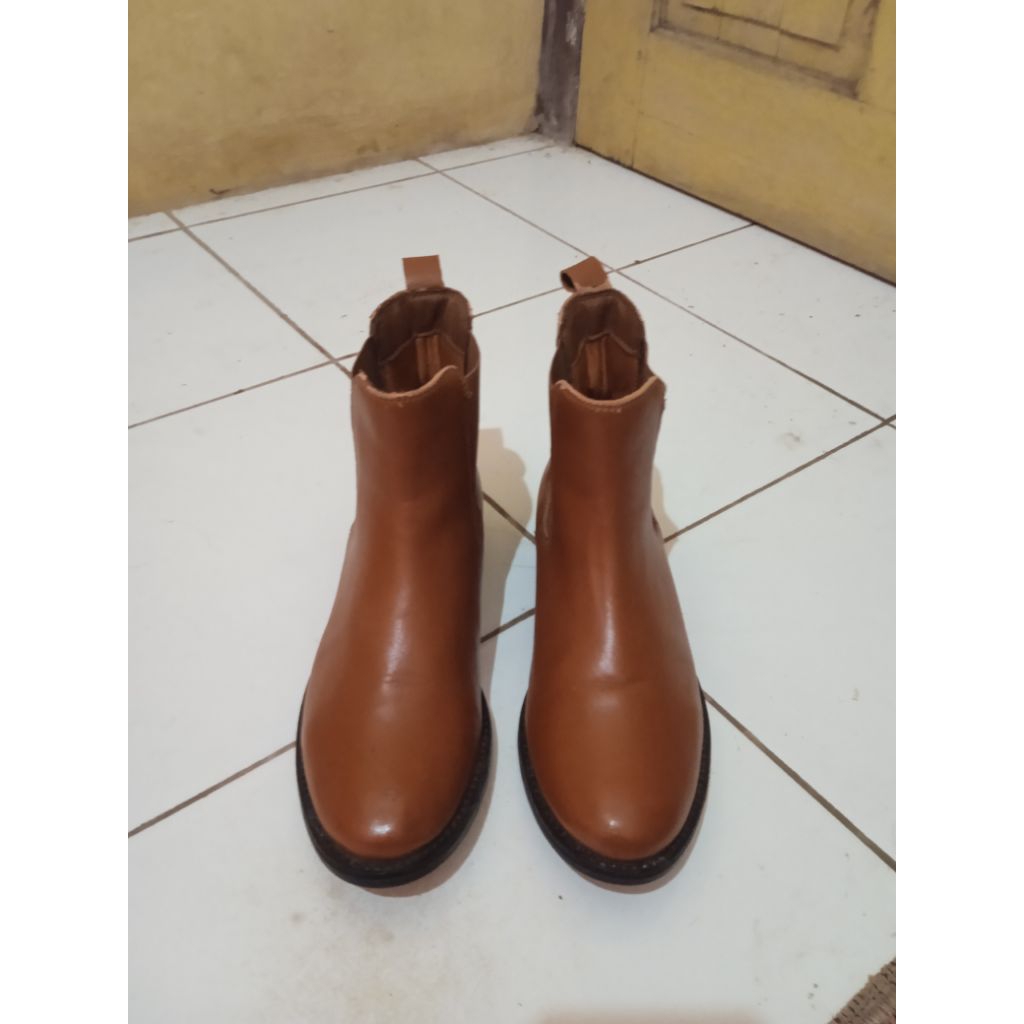 sepatu boots kulit original second size 38-39