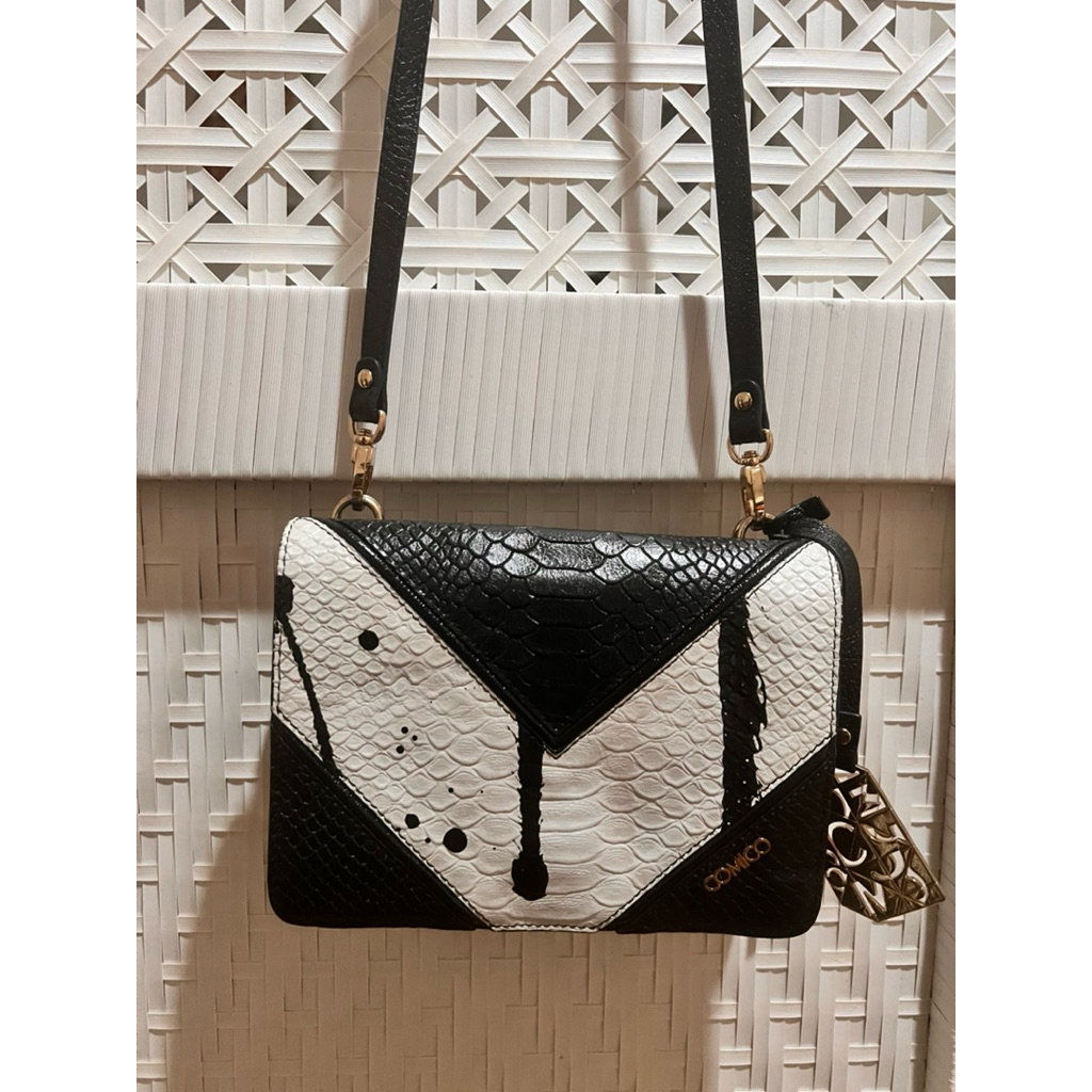 COMICO SLING BAG