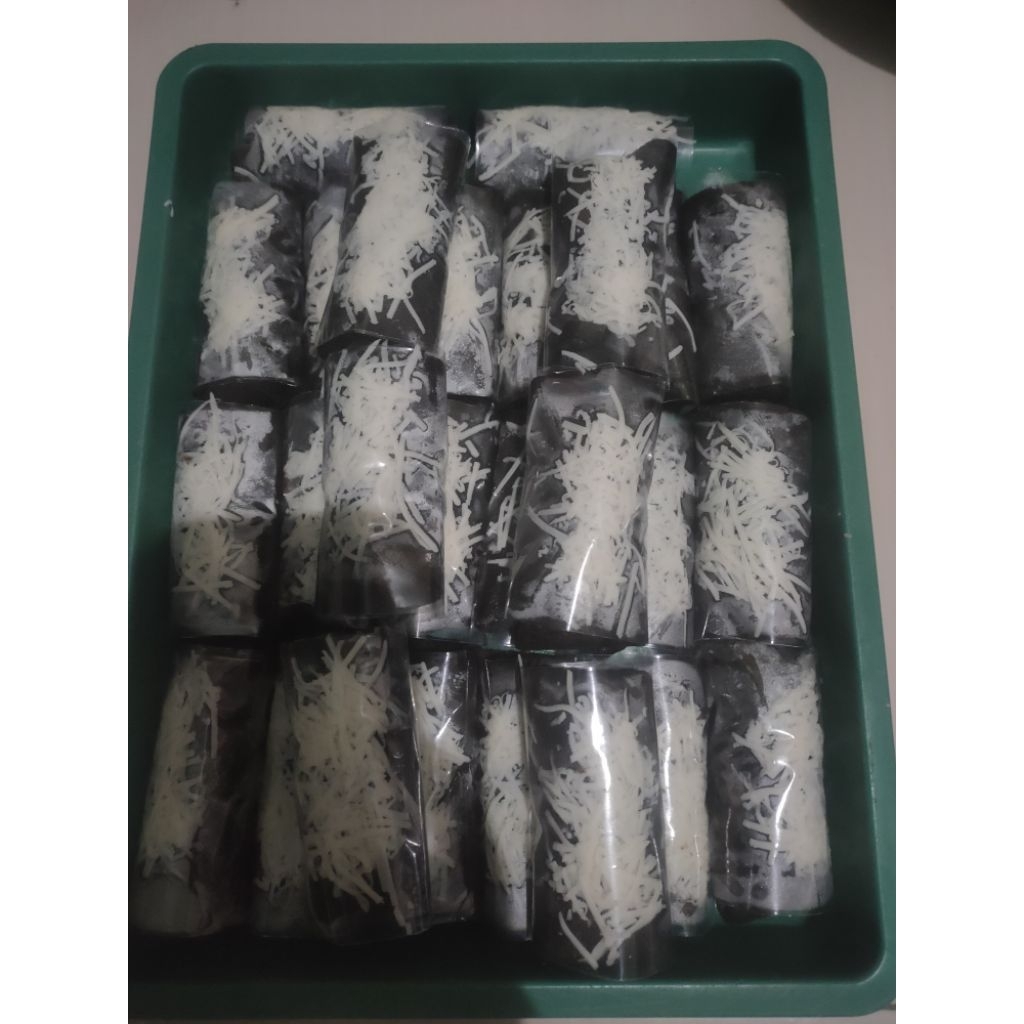 Dadar Gulung Pisang Coklat Topping Keju Parut 5pcs