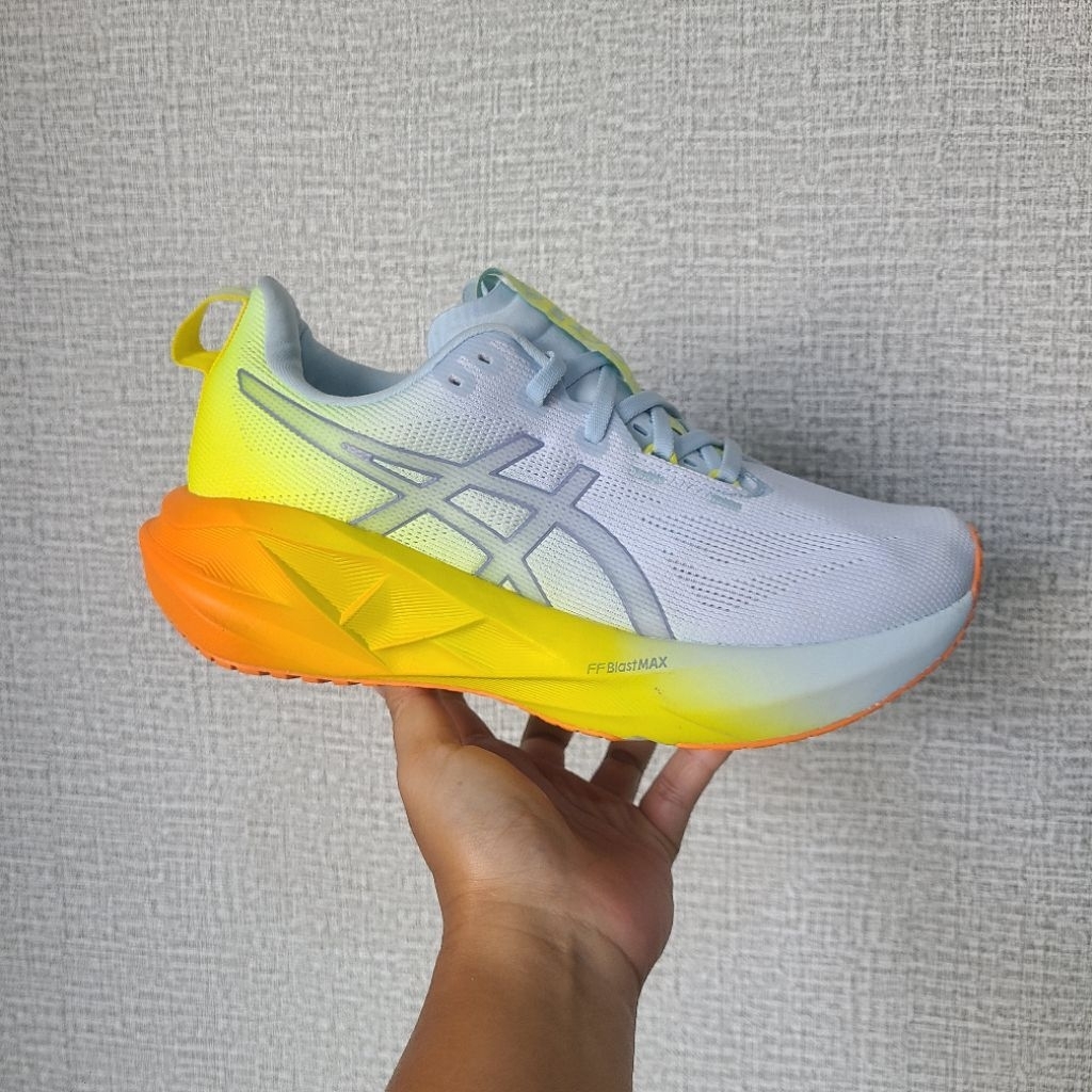 Sepatu Running ASICS NOV4BLAST 5