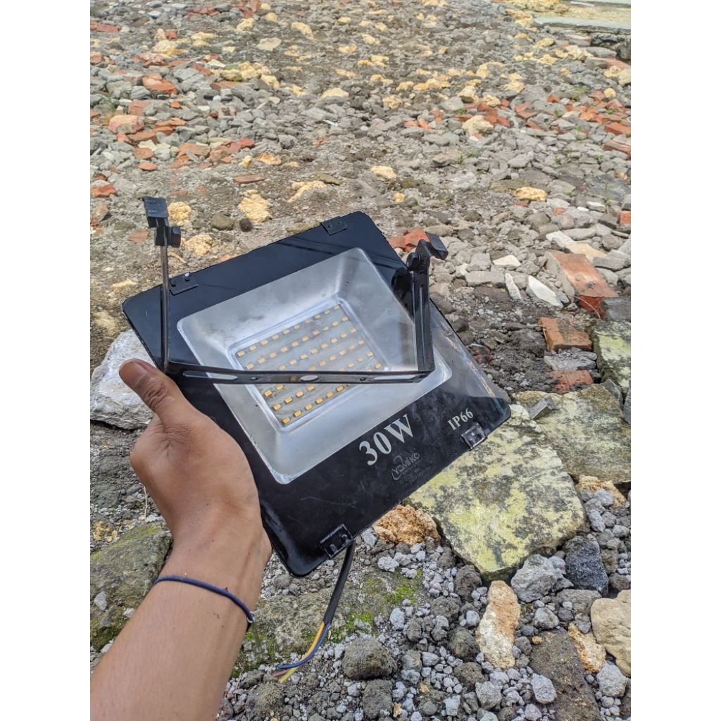 Lampu tembak sorot 30watt terang dengan 60 led murah