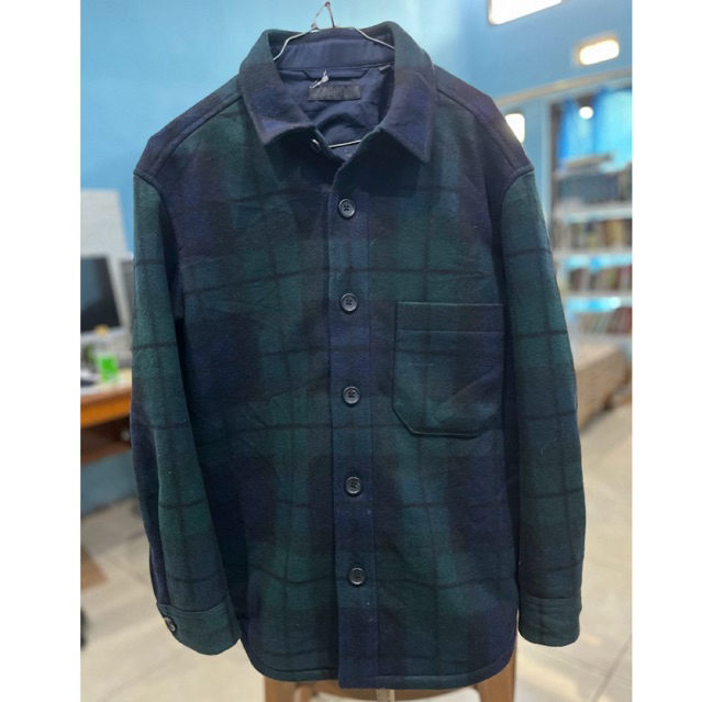 Overshirt Uniqlo Plaid Woll masih baru