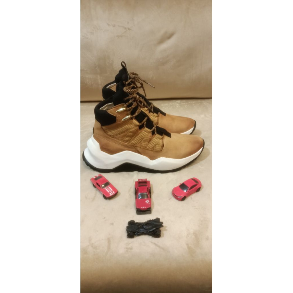 XAVICA MADBURY  WHEAT NUBUCK 40