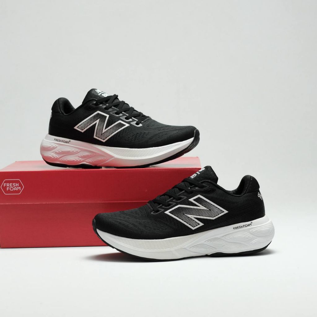 Sepatu Running New Balance Fresh Foam x 880 V15 Black White