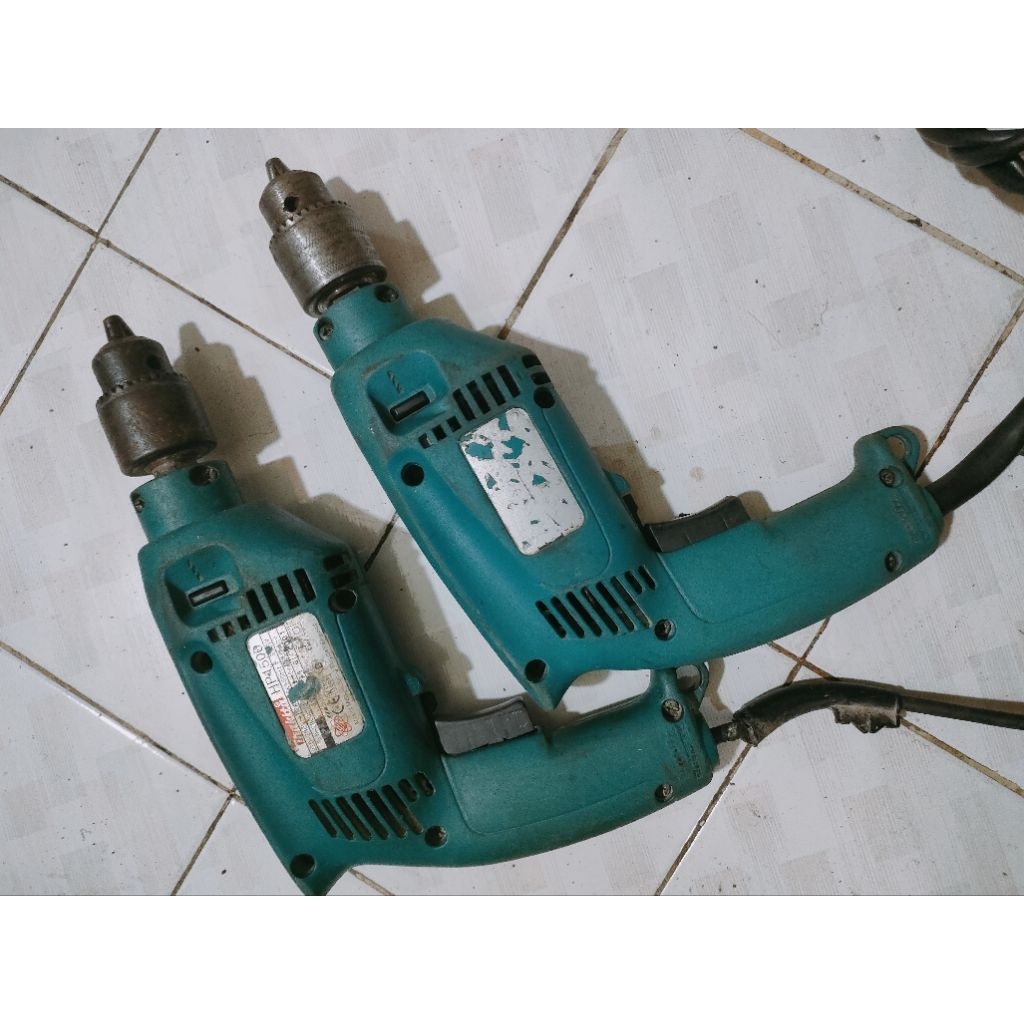 second bor drill makita 13mm dua arah type HP1500 kondisi normal semua siap pakai kerja