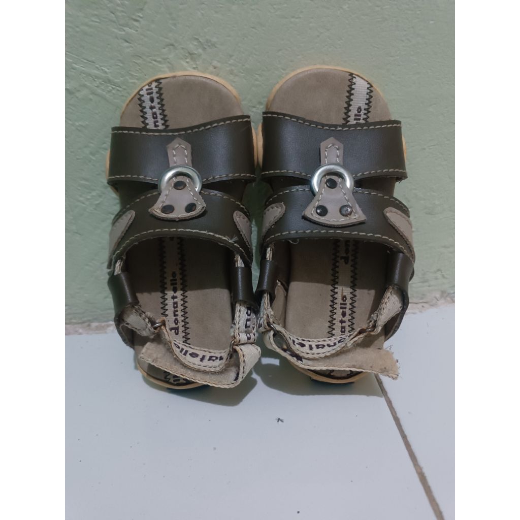 Preloved sandal anak donatello