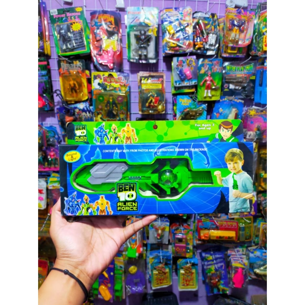 mainan Ben 10 omniverse