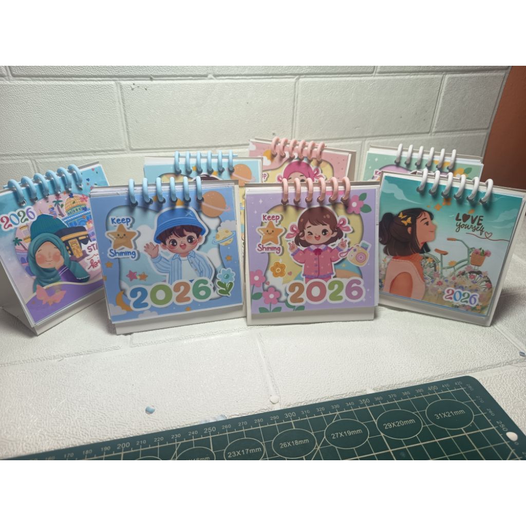 kalender meja. kalender duduk. mini kalender