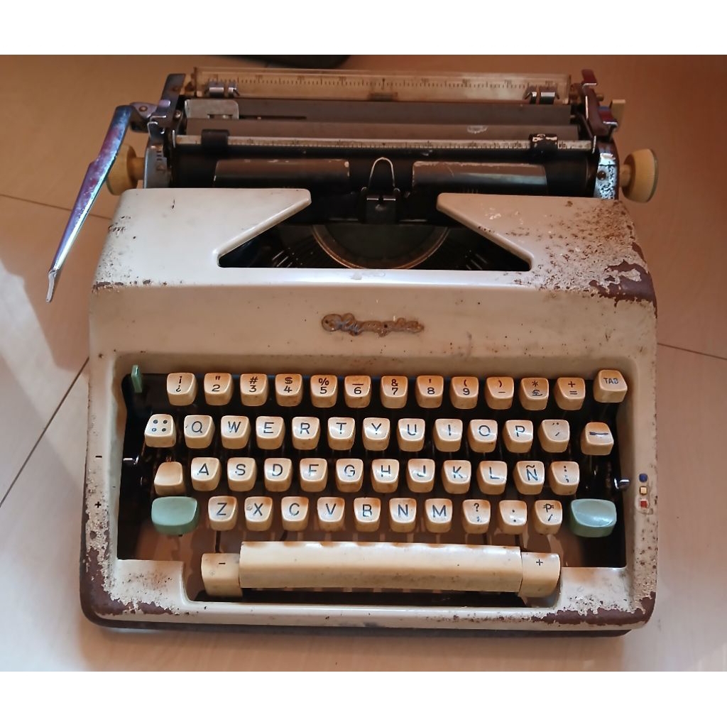 MESIN KETIK JADUL II MERK OLYMPIA