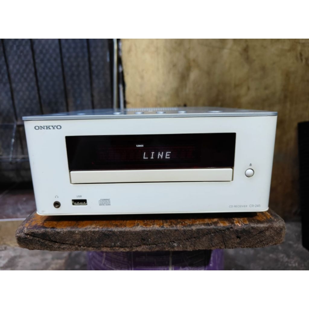amplifier onkyo CD receiver CR 245