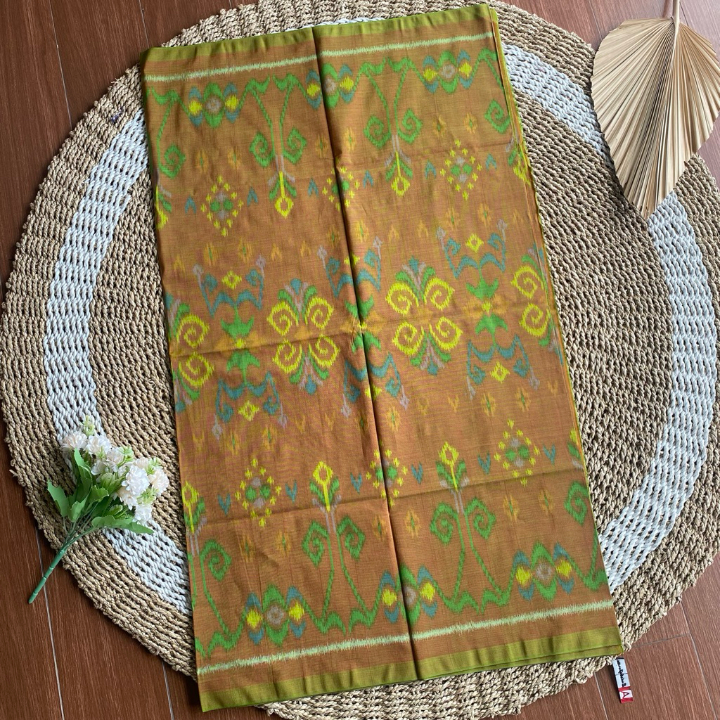 KAIN TENUN ENDEK KHAS BALI MOTIF PATRA HIJAU DEGRADASI GRINGSING