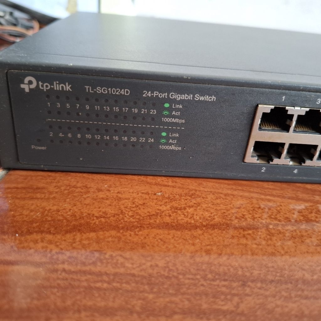 Swichub Tplink 24 port gigabit switch